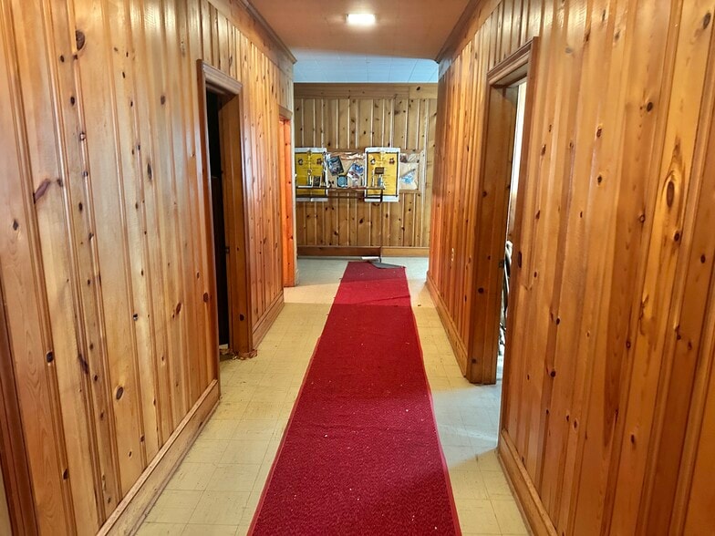 More Photos Of 206 Church St, Vienna Religious Facility For Sale