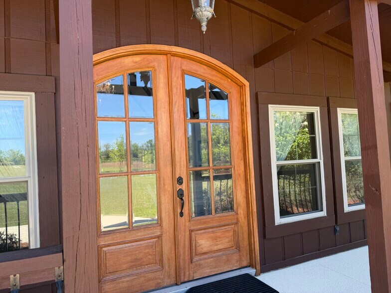 More Photos Of 4950 S County Road 20, Ozark Freestanding For Sale
