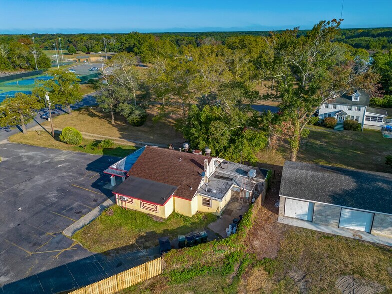 More Photos Of 111 Lakeside Dr, Tuckerton Light Distribution For Sale