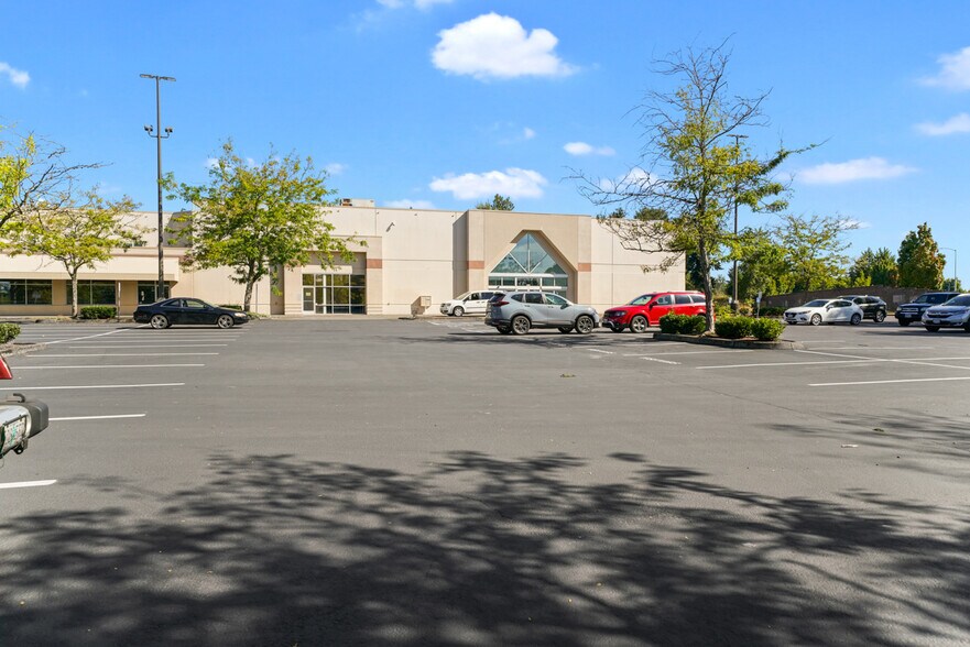 More Photos Of 2850-2860 Broadway St NE, Salem Medical For Sale