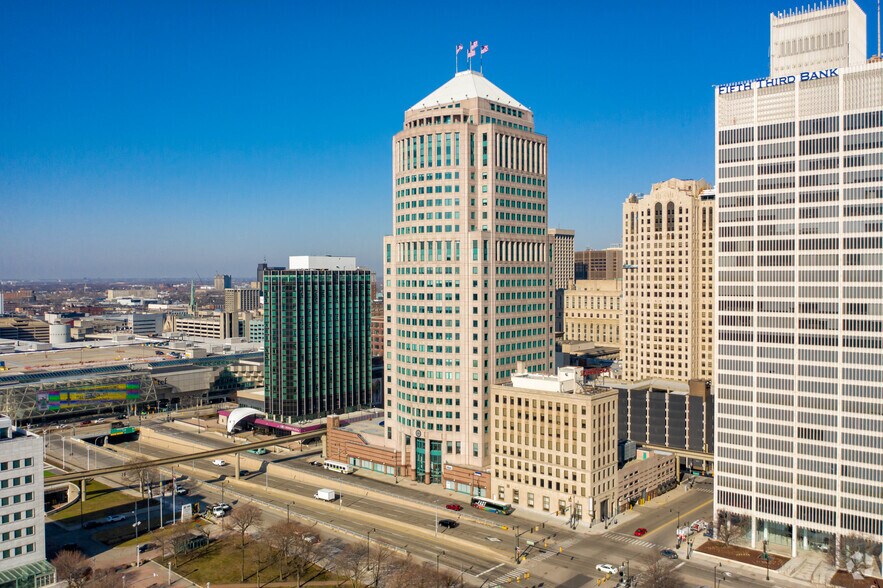 More Photos Of 150 W Jefferson Ave, Detroit Office For Lease