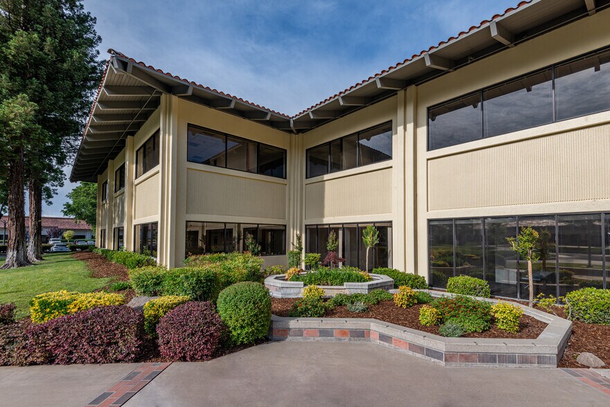 More Photos Of 3840 Rosin Ct, Sacramento Office For Lease