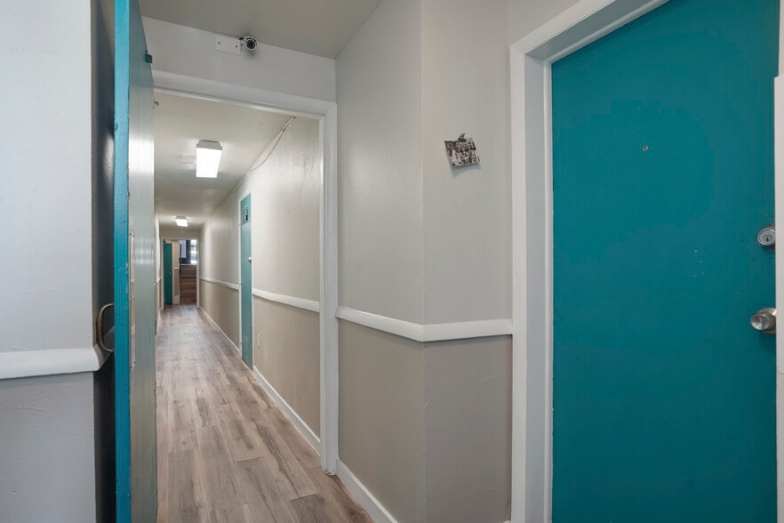 More Photos Of 1677 Geneva St, Aurora Apartments For Sale