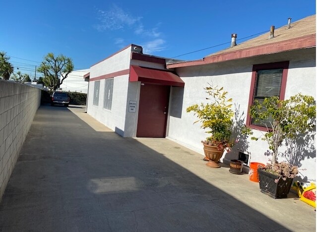 Primary Photo Of 515 N La Brea Ave, Inglewood Office For Lease