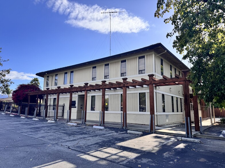 Primary Photo Of 920 Sunnyslope Rd, Hollister Medical For Sale