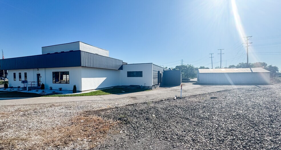 More Photos Of 320 N Main St, Goshen Manufacturing For Lease