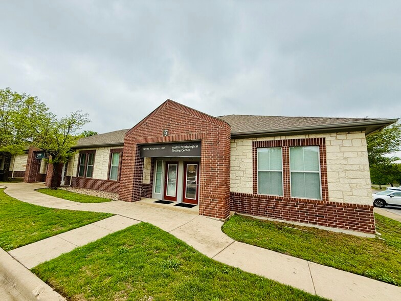 More Photos Of 201 S Lakeline Blvd, Cedar Park Medical For Sale