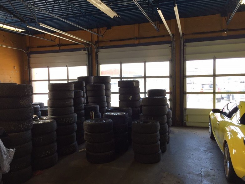 More Photos Of 1502 Speers Rd, Oakville Auto Repair For Lease