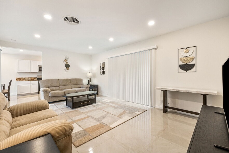 More Photos Of 1425 S Via Soledad, Palm Springs Apartments For Sale