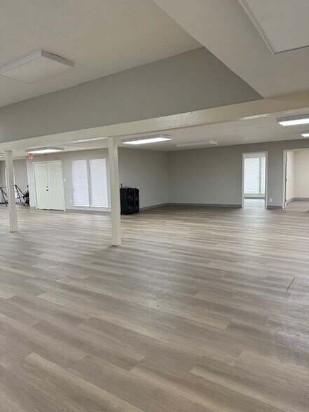 More Photos Of 1008 Morton St, Richmond Showroom For Lease
