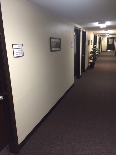 More Photos Of 456 W Frontage Rd, Northfield Office For Sale