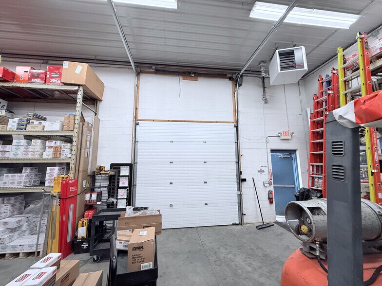 More Photos Of 406 Rt-104, Ontario Freestanding For Lease