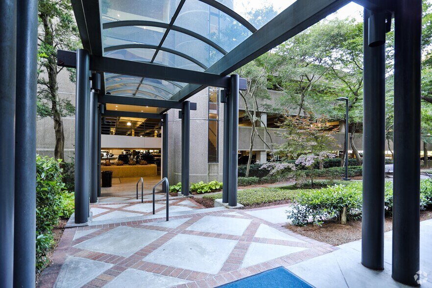More Photos Of 1000 Parkwood Cir SE, Atlanta Office For Lease