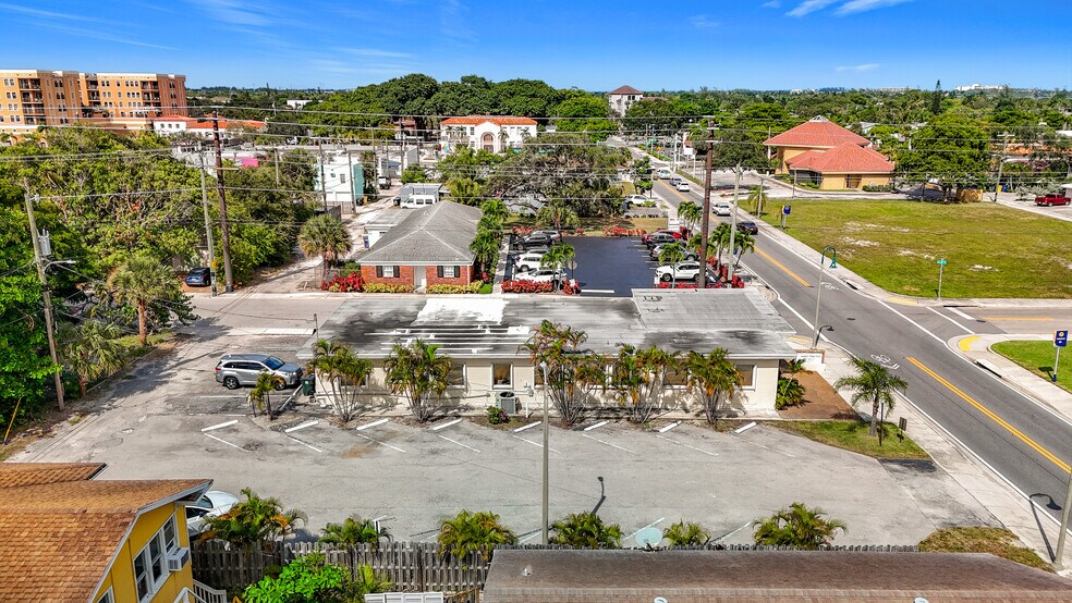 More Photos Of 101 S Federal Hwy, Lake Worth Medical For Sale