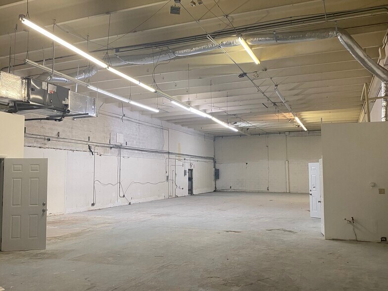 More Photos Of 4093 N 28th Way, Hollywood Warehouse For Lease