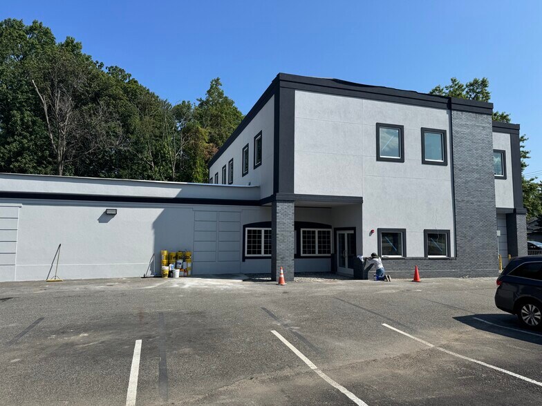 More Photos Of 285 Passaic Ave, Fairfield Office For Lease