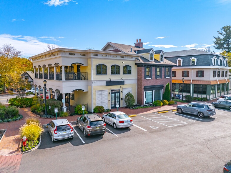More Photos Of 250-254 N Sycamore St, Newtown Freestanding For Lease