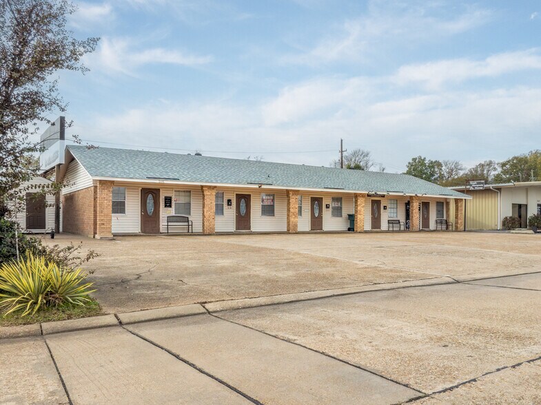 More Photos Of 2105 Justice St, Monroe Serviced Offices For Sale