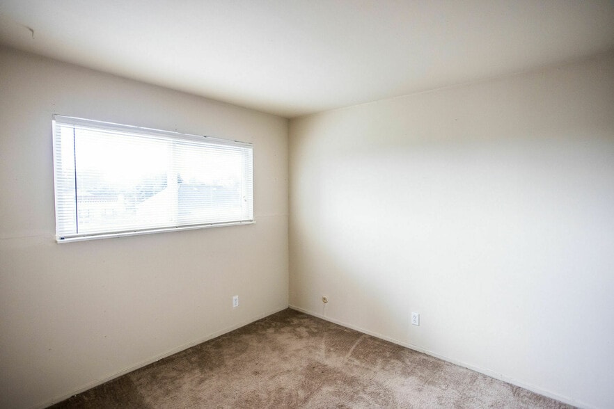 More Photos Of 3525 Dimond Ave, Oakland Apartments For Sale