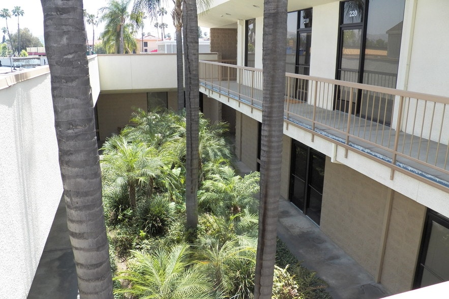 More Photos Of 225 E Airport Dr, San Bernardino Medical For Lease