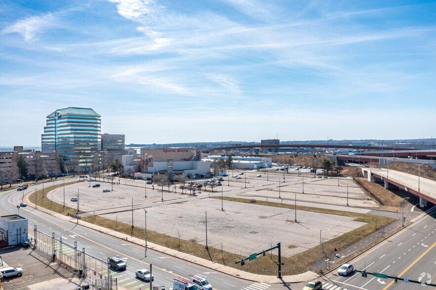 More Photos Of 600 Long Wharf Dr, New Haven Land For Lease
