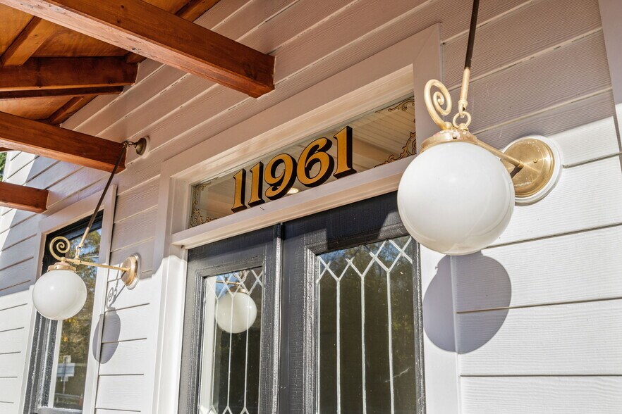 More Photos Of 11961 Lee Hwy, Sperryville Storefront Retail Office For Sale