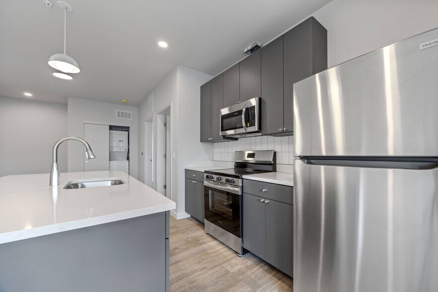 More Photos Of 5701 W Colfax Ave, Lakewood Apartments For Lease
