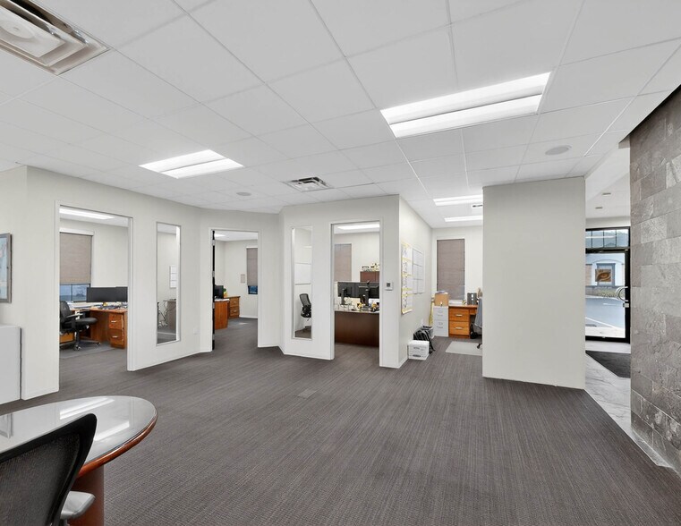 More Photos Of 1250 City View Ctr, Oviedo Office For Lease