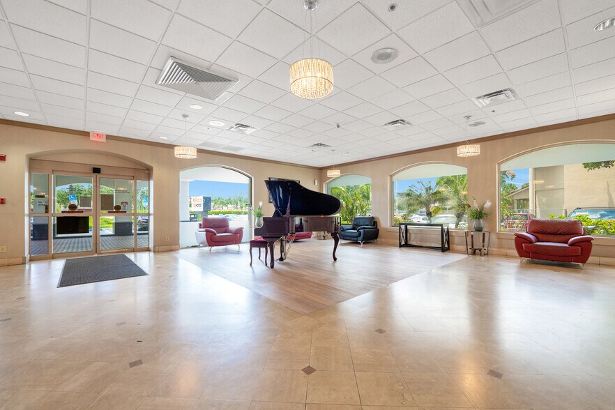 More Photos Of 5100 N State Road 7, Fort Lauderdale Hotel For Sale
