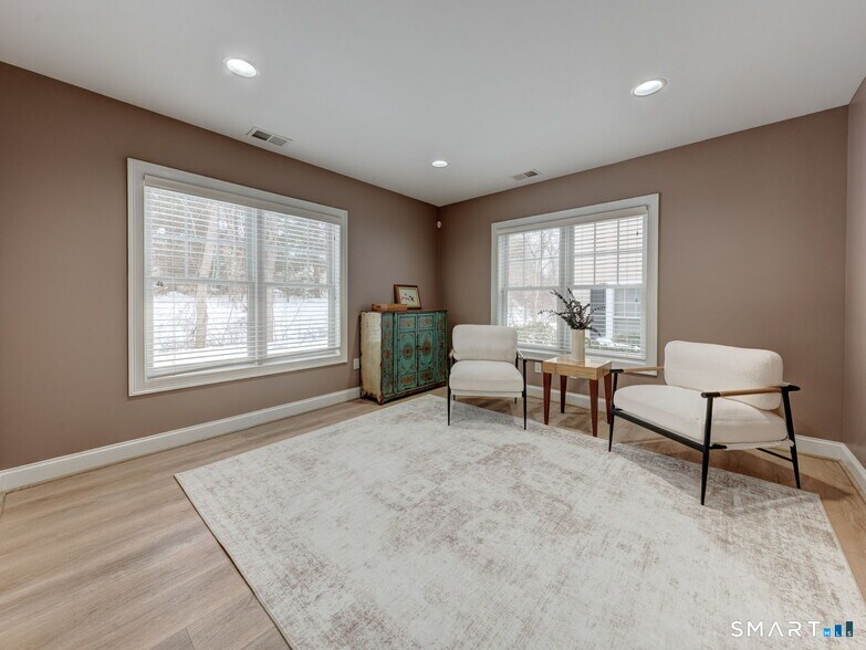 More Photos Of 225 Oakland Rd, South Windsor Office For Sale