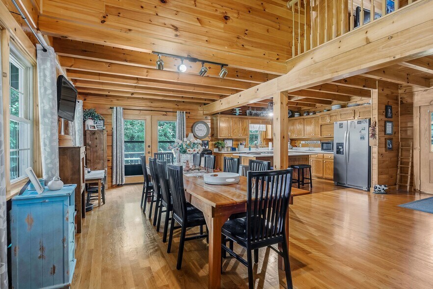 More Photos Of 1967 Rock Island Rd, Rock Island Marina For Sale