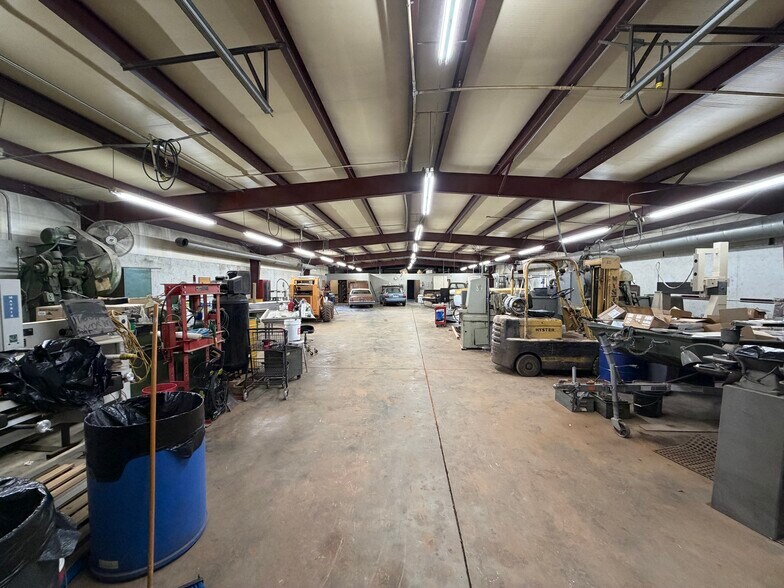 More Photos Of 1725 Wells Hwy, Seneca Industrial For Lease