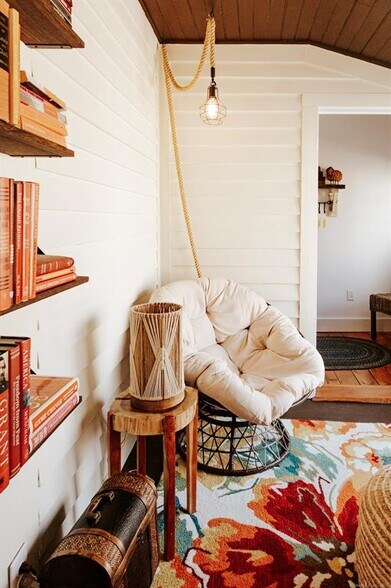 More Photos Of 42 Hyde Rd, Brooklyn Hospitality For Sale