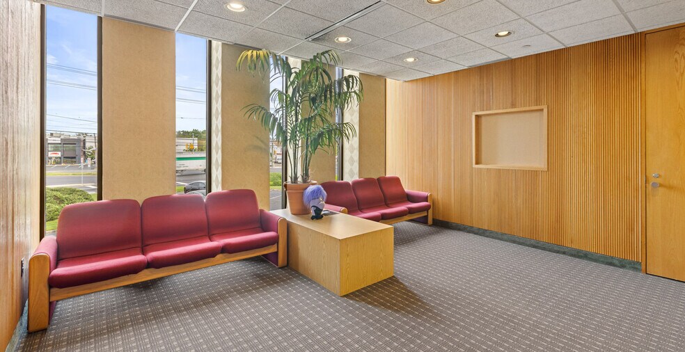 More Photos Of 60 E Us Highway 46, Fairfield Flex For Sale