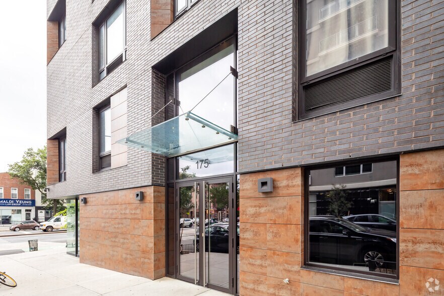 More Photos Of 635 4th Ave, Brooklyn Apartments For Lease