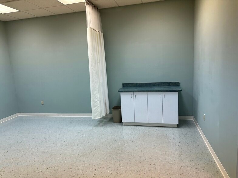 More Photos Of 1737 SE 28th Loop, Ocala Medical For Lease