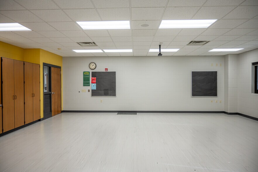 More Photos Of 201 Hoehn dr, Lyndon Station Specialty For Sale