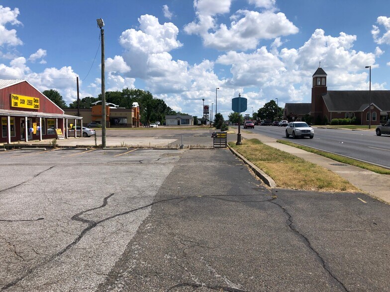 More Photos Of 408 N 12th St, Murray Freestanding For Sale