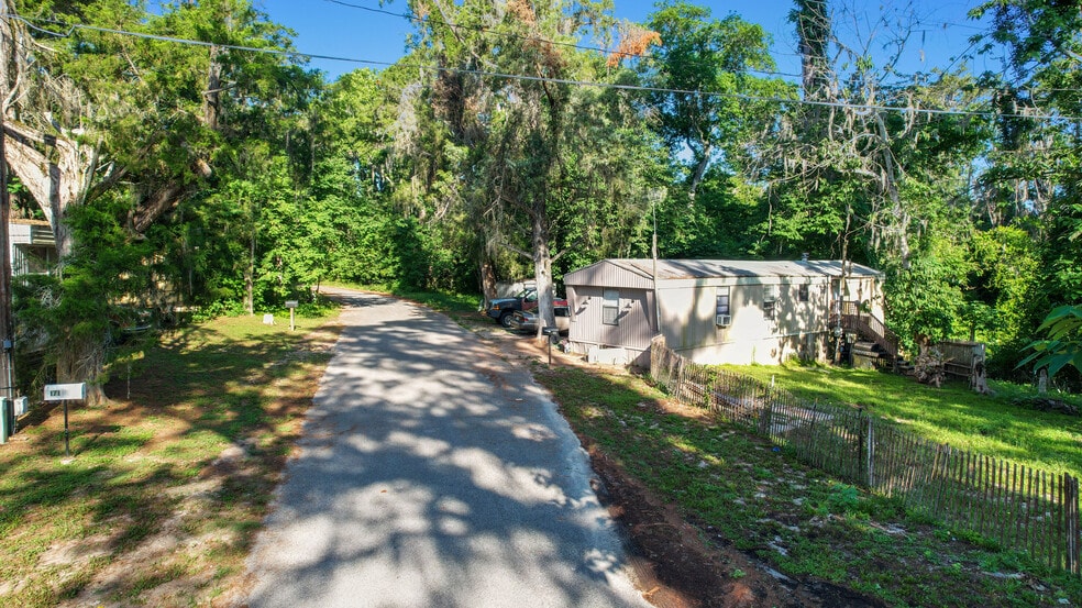 More Photos Of 224 SE Davie Ct, Lake City Manufactured Housing Mobile Home Park For Sale