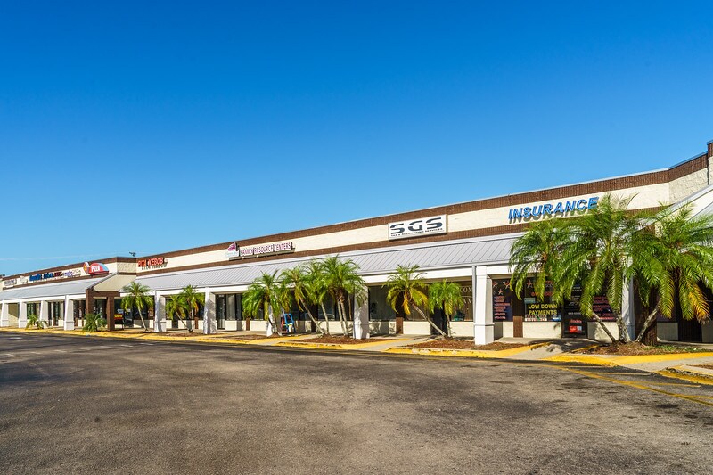 More Photos Of 3040-3102 College Ave, Ruskin Unknown For Lease