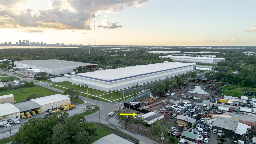More Photos Of 5404 24th Ave S, Tampa Auto Salvage Facility For Sale