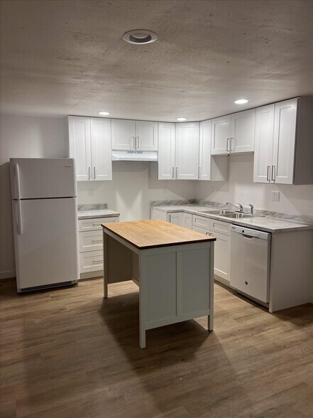 More Photos Of 10443 17th Ave SW, Seattle Multifamily For Sale