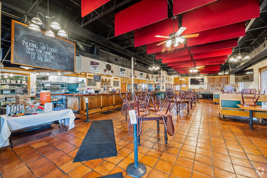 More Photos Of 321 W 7th St, Richmond Restaurant For Sale