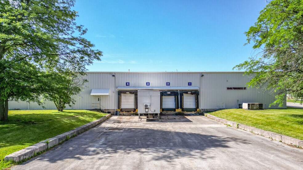 More Photos Of 6040 Progress St, Niagara Falls Warehouse For Lease