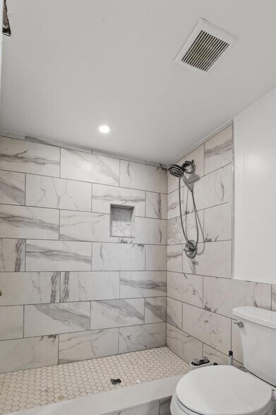 More Photos Of 10676 New Kings Rd, Jacksonville Office For Lease