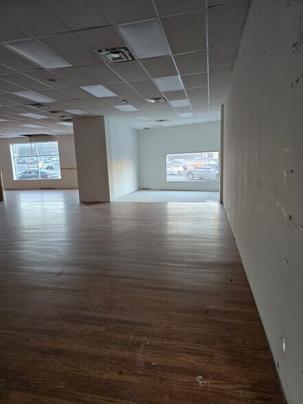 More Photos Of 6 Tulip Ave, Floral Park Warehouse For Lease