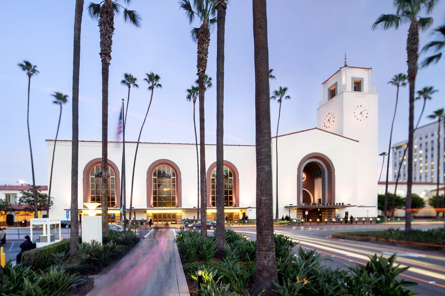 More Photos Of 800 N Alameda St, Los Angeles General Retail For Lease