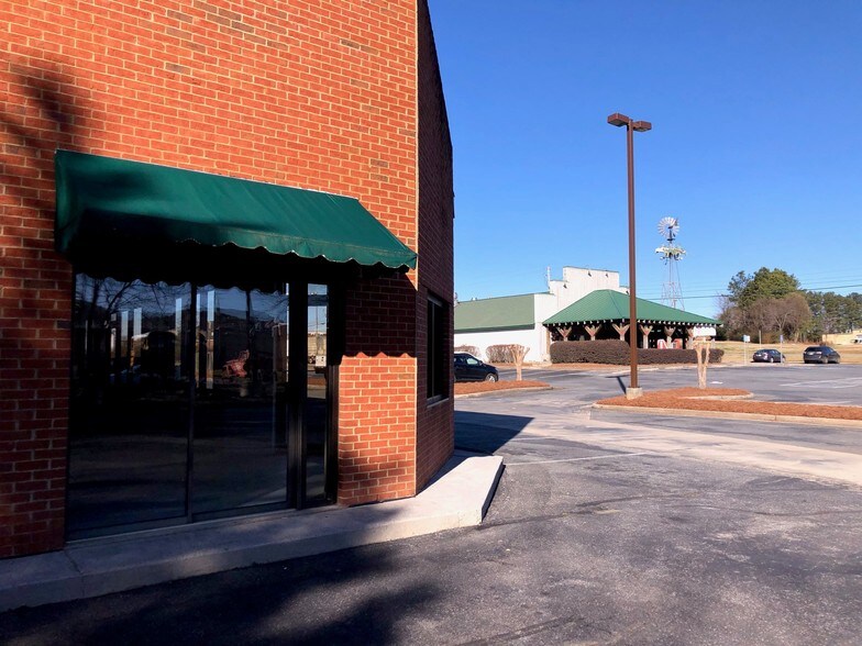 More Photos Of 129 E Felton Rd, Cartersville Office For Lease