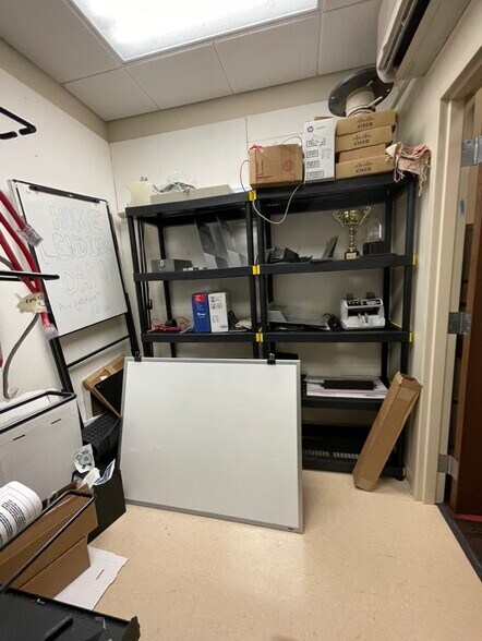 More Photos Of 84 N Plank Rd, Newburgh Storefront For Lease