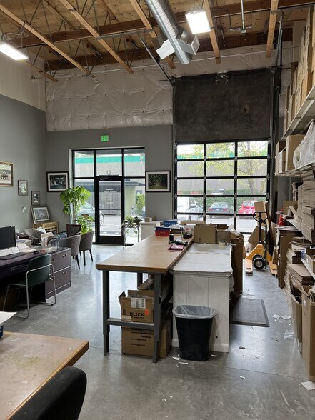 More Photos Of 5755 Willow Ln, Lake Oswego Showroom For Lease